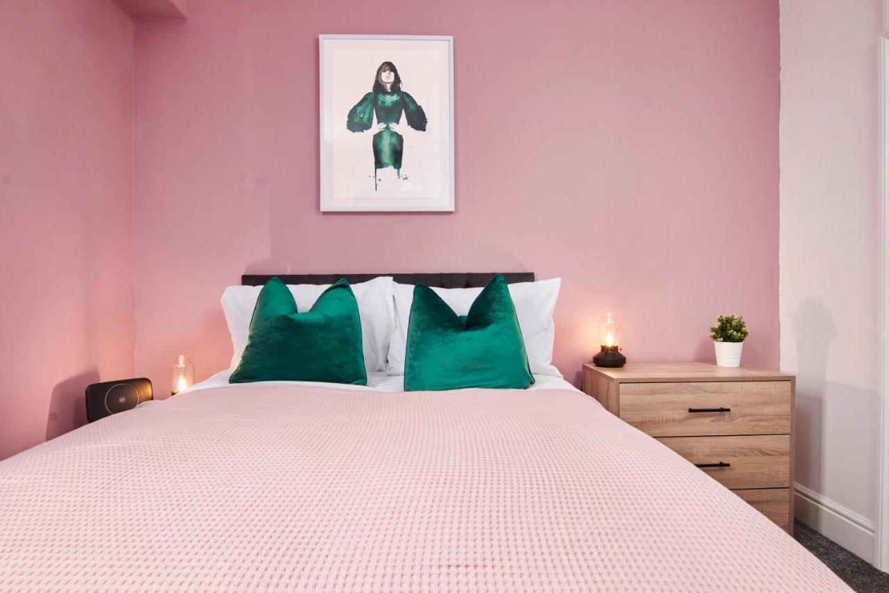 Stunning Two Bedroom Apartment By Purestay Short Lets & Serviced Accommodation Warwickshire With Parking Stratford-upon-Avon Exterior photo